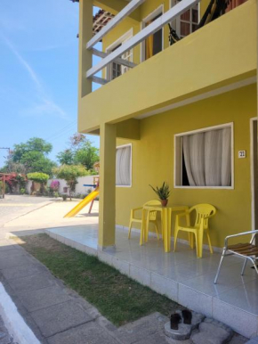 Duplex em Condomínio familiar com 03 quartos à 200m da praia e 500m do Veneza Water Park